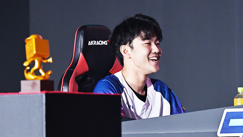 インタビュー中の様子1